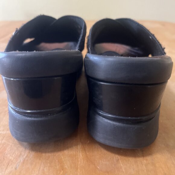 Bzees Desire Sandals Women's 9W Black Comfort Elastic Cross Strap Wedge Slide - Picture 4 of 13